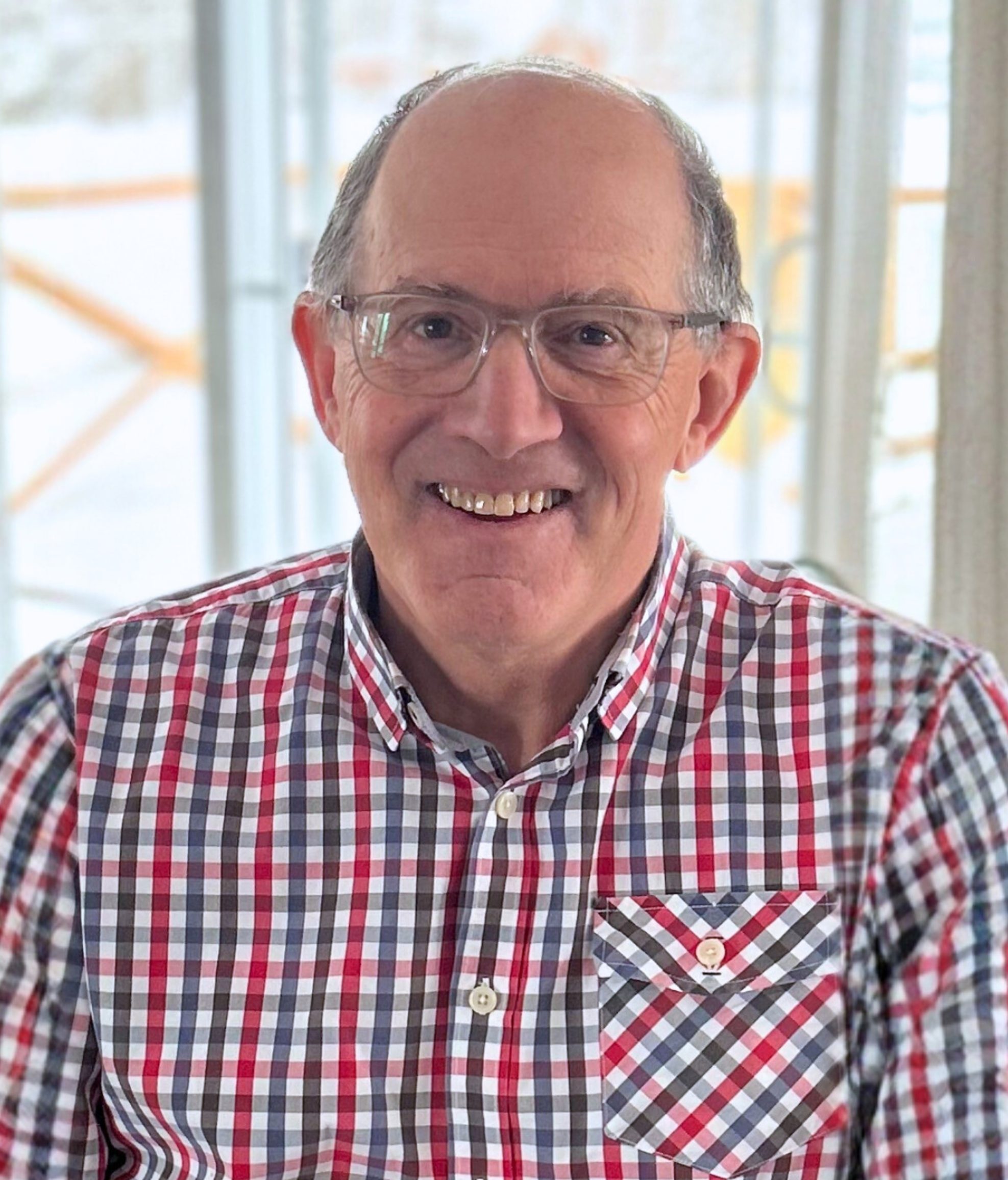 Portrait de Gilles Warren, président d’honneur du Tournoi de golf 2026 de la Fondation Hôpital de La Malbaie